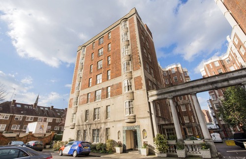 Lancaster Gate Apartment | WONDERFUL ONE BEDROOM APARTMENT OFFERING CONTEMPORARY LIVING IN HYDE PARK IV