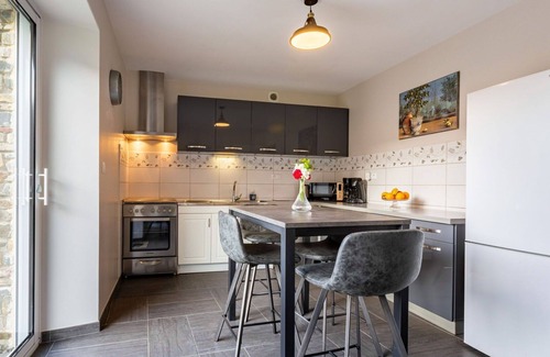 Bretteville-sur-Ay House | Wonderful private villa for 6 guests with WIFI, TV, terrace, pets allowed and parking