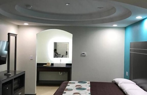 Spring Resort | Wonderful Place To Stay! Near Tour 18 Golf Course and Golf Club of Houston!