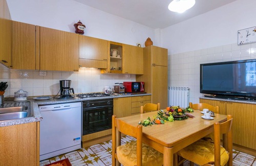 Montefollonico House | Wonderful private villa with A/C, WIFI, TV, patio, pets allowed, panoramic view and parking