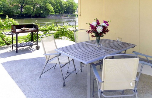 Tyn nad Vltavou House | Wonderful private villa for 8 people with WIFI, TV, terrace and pets allowed