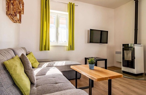 Lojzova Paseka House | Wonderful private villa for 4 guests with TV, terrace, pets allowed and parking