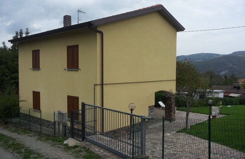 Porretta Terme House | Wonderful private villa for 4 guests with WIFI, TV, pets allowed, panoramic view and parking