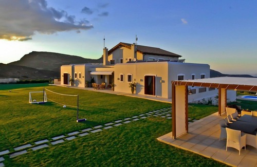 Nikos Kazantzakis Villa | Wonderful private villa for 12 guests with A/C, private pool, WIFI, hot tub, TV, patio and parking