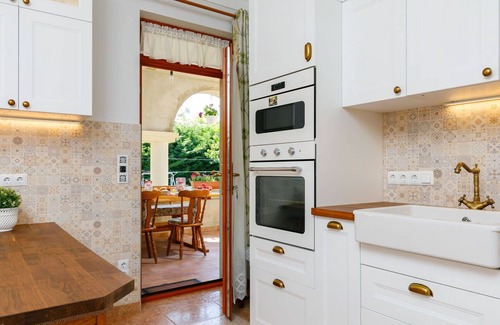 Balatonoszod House | Wonderful private villa for 10 people with A/C, WIFI, TV, terrace and parking