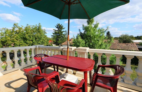Balatonoszod House | Wonderful private villa for 10 people with A/C, WIFI, TV, terrace and parking