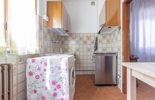 San Costanzo House | Wonderful private villa for 6 people with WIFI, TV, patio, panoramic view and parking