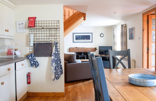 Breakish House | Wonderful private villa for 6 guests with WIFI, TV and parking