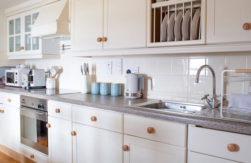 Breakish House | Wonderful private villa for 6 guests with WIFI, TV and parking