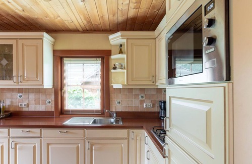 Langeberg House | Wonderful private villa for 8 guests with WIFI, TV, terrace and parking