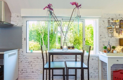 Champeaux House | Wonderful private villa for 4 guests with TV, terrace and parking