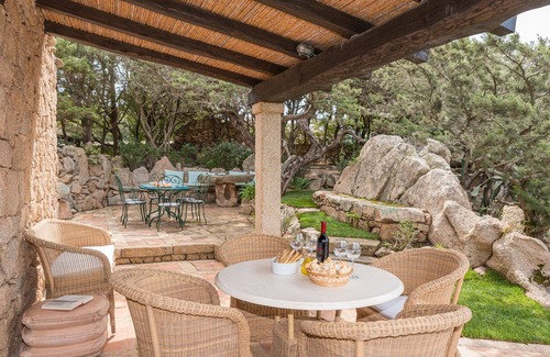 Capriccioli Villa | Wonderful private villa with A/C, WIFI, private pool, TV, terrace, pets allowed and parking