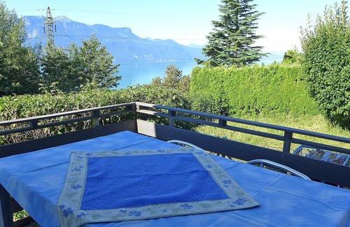 Chardonne House | Wonderful private villa for 5 people with WIFI, TV, patio, panoramic view and parking