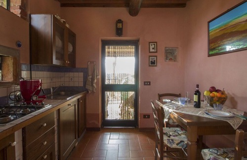 Laterina Villa | Wonderful private villa with WIFI, pool, TV, patio, pets allowed and parking, close to Arezzo