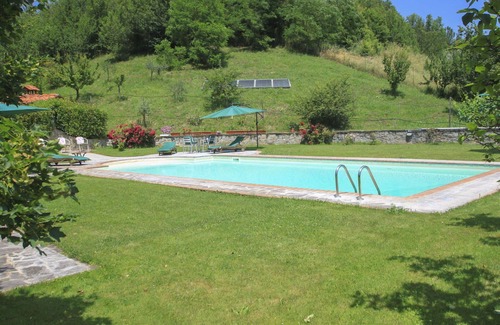 Laterina Villa | Wonderful private villa with WIFI, pool, TV, patio, pets allowed and parking, close to Arezzo