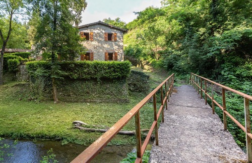 Molezzano Villa | Wonderful private villa for 4 people with WIFI, TV, patio, pets allowed and parking