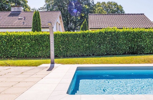 Genthod Villa | Wonderful private villa for 8 people with private pool, WIFI, TV, terrace, pets allowed and park.