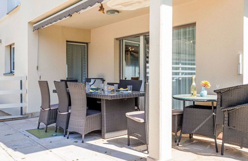 Genthod Villa | Wonderful private villa for 8 people with private pool, WIFI, TV, terrace, pets allowed and park.