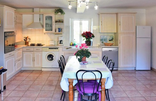 Blanquefort-sur-Briolance Villa | Wonderful private villa for 5 people with private pool, A/C, WIFI, TV, terrace and pets allowed
