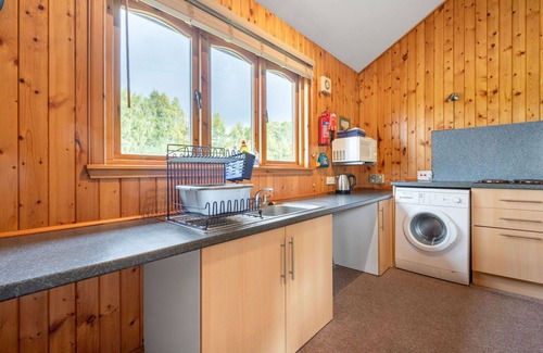 Glen Urquhart House | Wonderful private villa for 4 people with WIFI, TV, pets allowed and parking