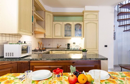 Corrido House | Wonderful private villa for 4 guests with WIFI, hot tub, TV, terrace, pets allowed and parking
