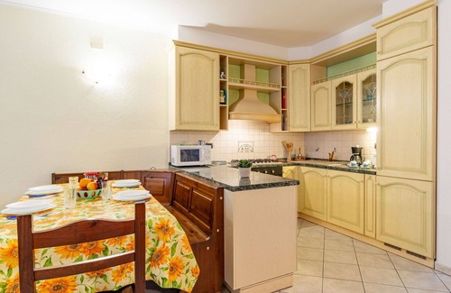 Corrido House | Wonderful private villa for 4 guests with WIFI, hot tub, TV, terrace, pets allowed and parking