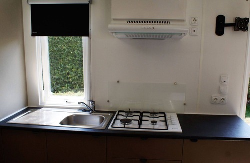 Dolni Pocernice House | Wonderful private villa for 5 people with WIFI, pool, terrace, pets allowed and parking
