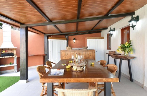 Arucas House | Wonderful private villa for 6 guests with private pool and TV