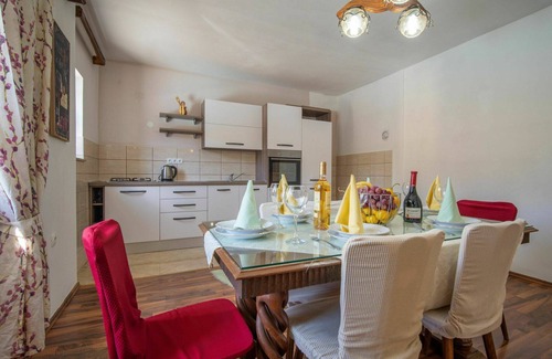 Senj House | Wonderful private villa for 4 people with private pool, WIFI, TV, terrace, pets allowed and park.