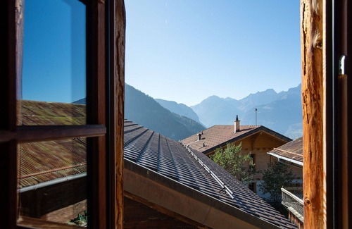 Les Posses-sur-Bex House | Wonderful private villa for 6 guests with WIFI, terrace, pets allowed and parking