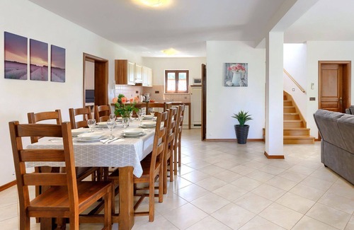 Vosteni Villa | Wonderful private villa for 8 people with WIFI, hot tub, private pool, A/C, TV, patio and parking