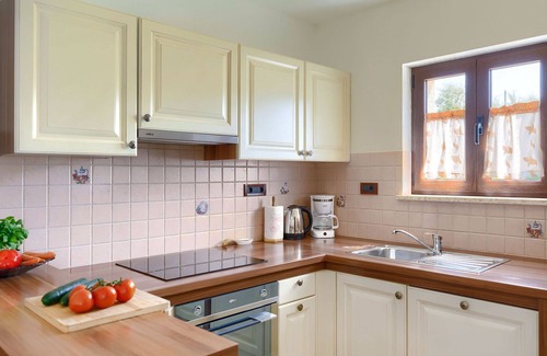Vosteni Villa | Wonderful private villa for 8 people with WIFI, hot tub, private pool, A/C, TV, patio and parking