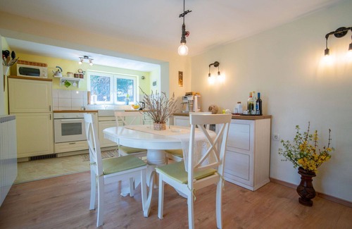 Lic House | Wonderful private villa with WIFI, private pool, hot tub, TV, terrace, pets allowed and parking