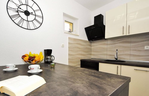 Benkovac House | Wonderful private villa for 10 guests with WIFI, private pool, A/C, TV, terrace and parking