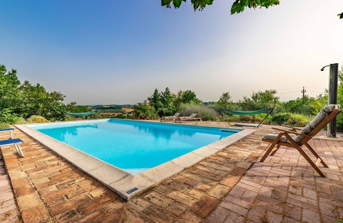 Bettolelle Villa | Wonderful private villa for 12 people with WIFI, private pool, TV, panoramic view and parking