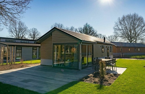 Biddinghuizen House | Wonderful private villa for 4 guests with WIFI, pool, TV, terrace and parking
