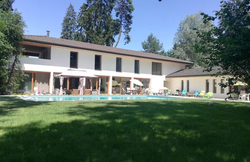 Sciez Villa | Wonderful Property near the Geneva Lake w Pool & Tennis court & Pétanque area!