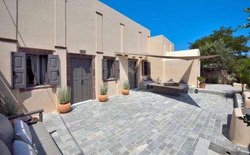 Megalochori Villa | Wonderful Santorini Villa Alia Mansion 3 Bedrooms Beautiful Outdoor Space & Wonderful Views Megalochori