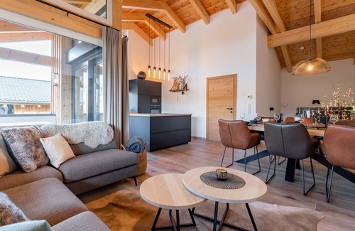 Sankt Lambrecht House | Wonderful ski in-ski out lodge with sauna