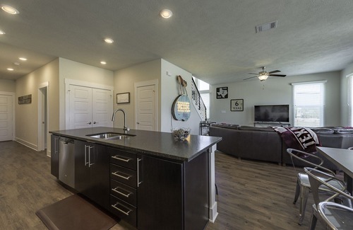 Wellborn House | Wonderful, Spacious, Upscale Townhome near Texas A&M University