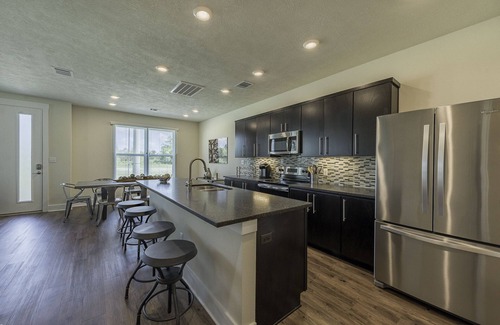 Wellborn House | Wonderful, Spacious, Upscale Townhome near Texas A&M University