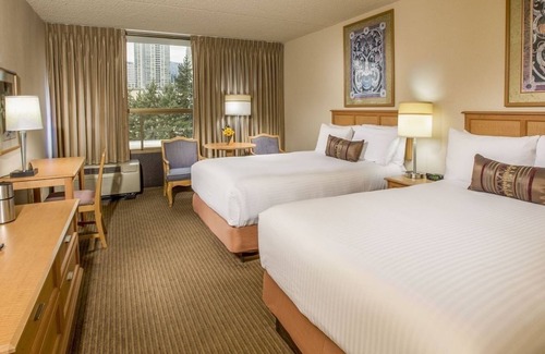 Wilburton Hotel | Wonderful Stay! Outdoor Pool, Parking, Pets Allowed, Near Bellevue Square