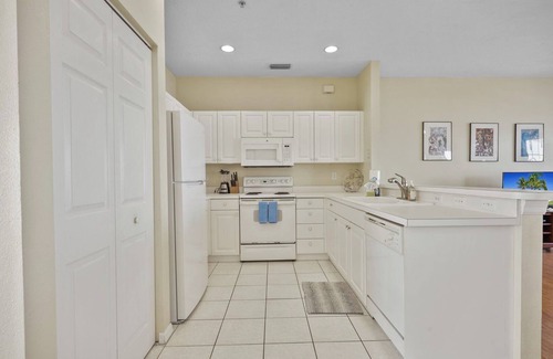 Bradenton Beach House | Wonderful townhouse located directly between the beach and the bay. Watch the sunsets off the balco