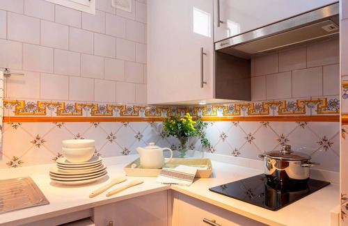 Marbella City Centre Apartment | Wonderful Townhouse with Centric Location. Tetuán Marbella