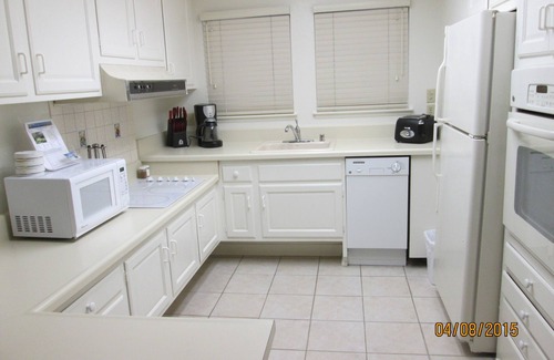 Laguna Hills Condo | WONDERFUL TREEHOUSE LIVING