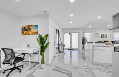 Tropic Palms House | Wonderful Tropical Pool House In Delray Near Ocean