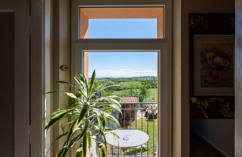 San Damiano dʼAsti House | Wonderful villa for 10 guests with private pool, WIFI, A/C, patio and parking