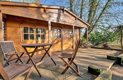 West Stow House | Wonderful villa for 4 people with WIFI, terrace, pets allowed and parking