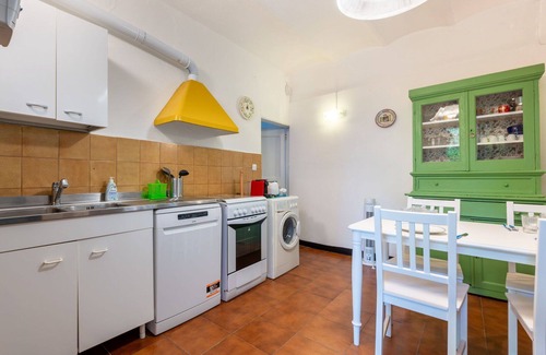 Albisola Superiore Villa | Wonderful villa for 4 people with WIFI, TV, pets allowed and parking