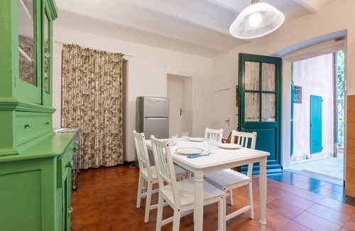 Albisola Superiore Villa | Wonderful villa for 4 people with WIFI, TV, pets allowed and parking